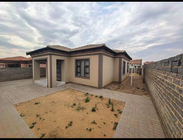3 BEDROOM HOUSE FOR SALE IN VANDERBIJLPARK CE7